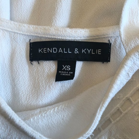 Kendall & Kylie Sleeveless Cropped Blouse in White Size XS - Picture 7 of 8